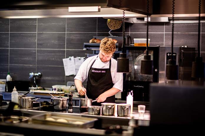 Drobne akcesoria w hotelowej restauracji usprawnią pracę kuchni